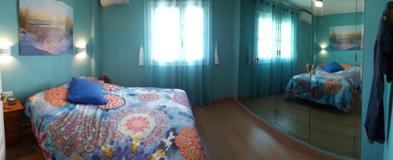 Semi-Detached Adosado Con Encanto -130 M2 - Wifi 600 Mb - Piscina Comunitaria - Patio Privado Torremolinos Eksteriør billede